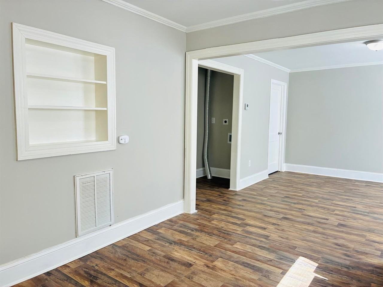 1030 Caldwell St - Photo 5 of 21