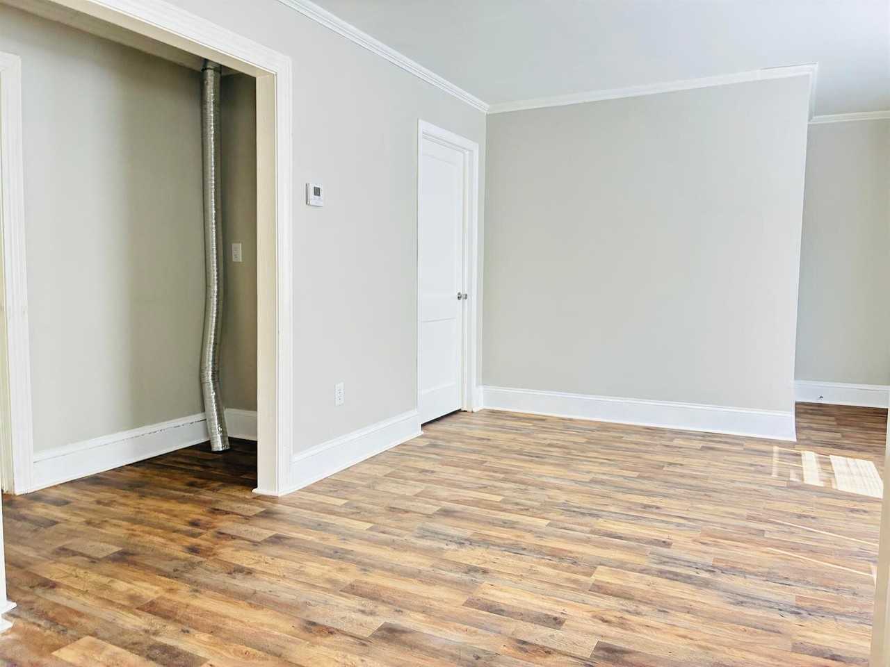 1030 Caldwell St - Photo 6 of 21