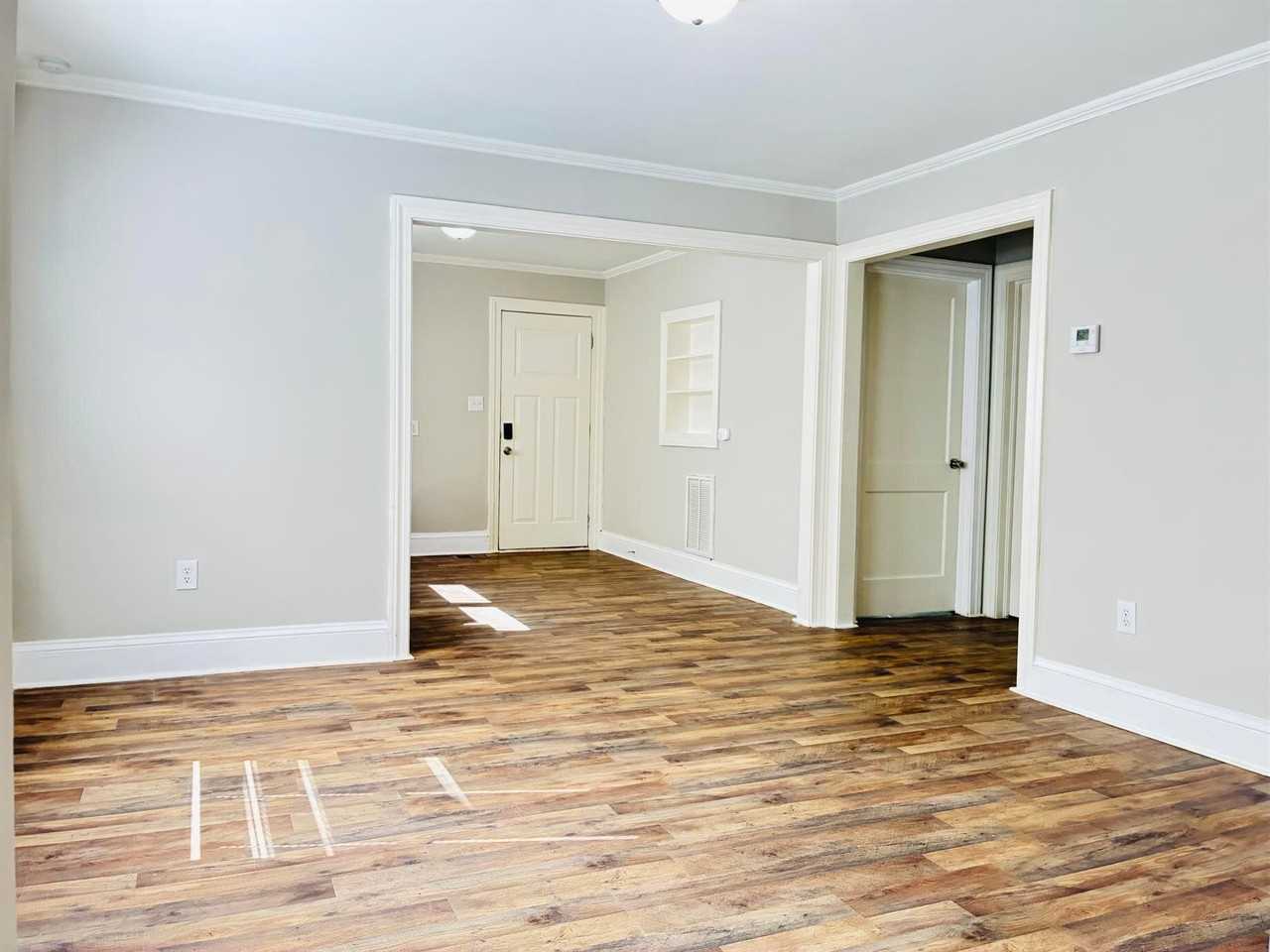 1030 Caldwell St - Photo 7 of 21