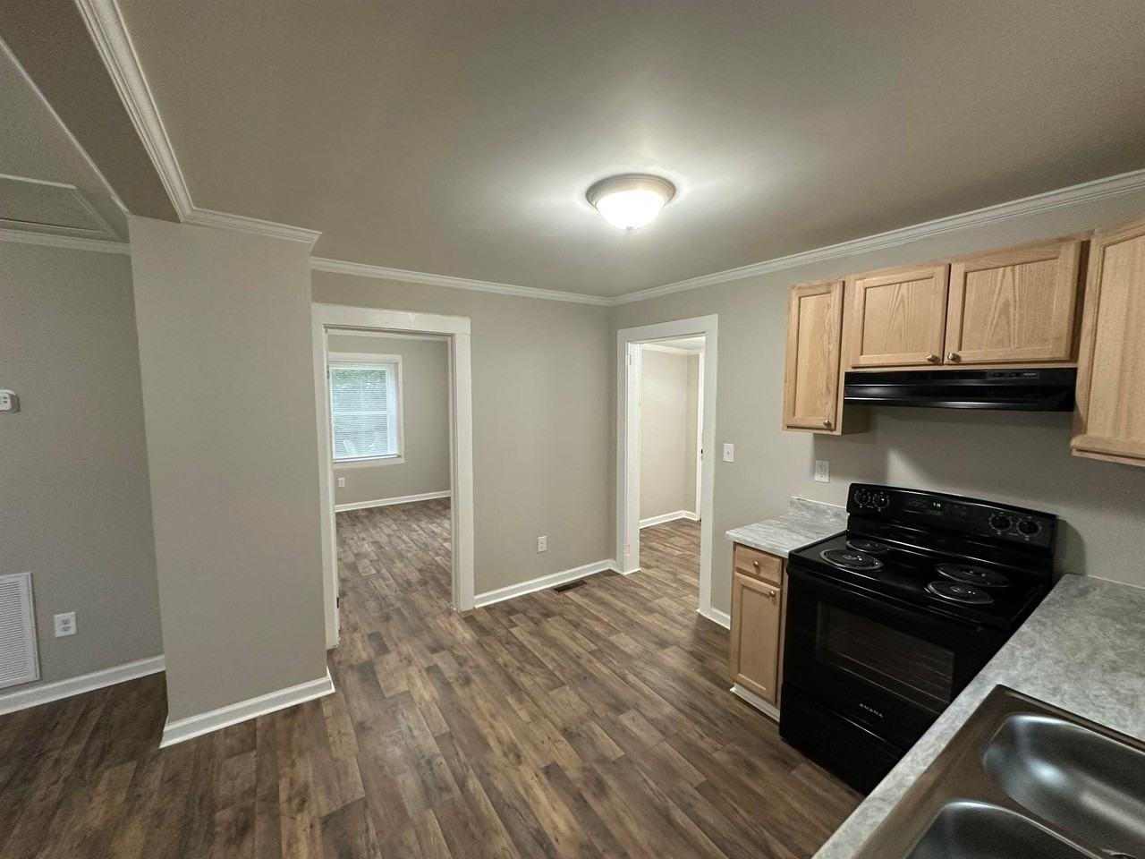 416 Airline Ave - Photo 3 of 18