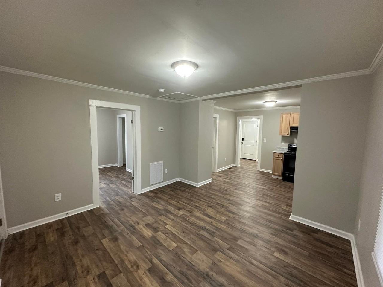 416 Airline Ave - Photo 6 of 18