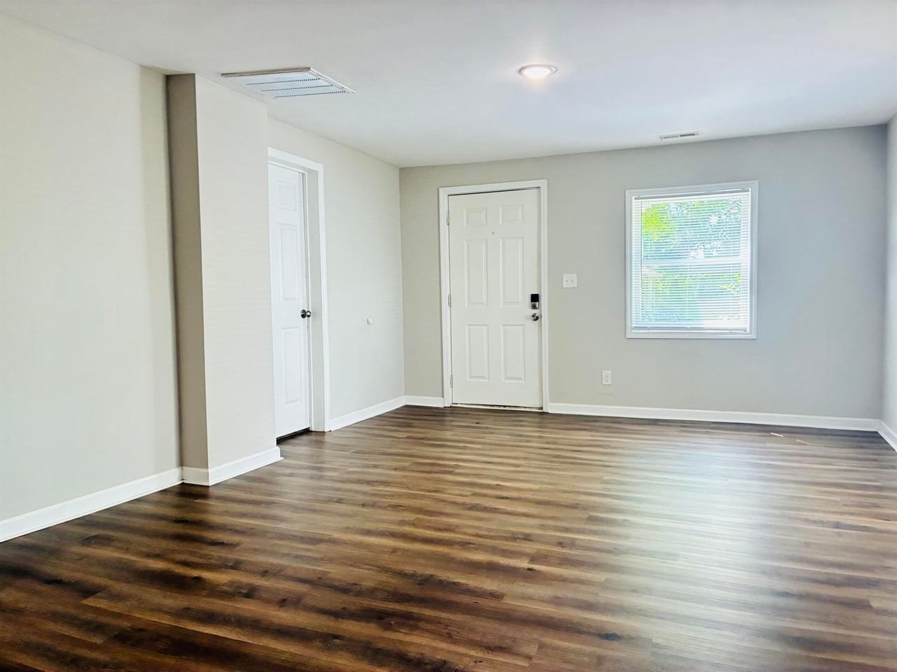 512 Wardell St - Photo 5 of 17