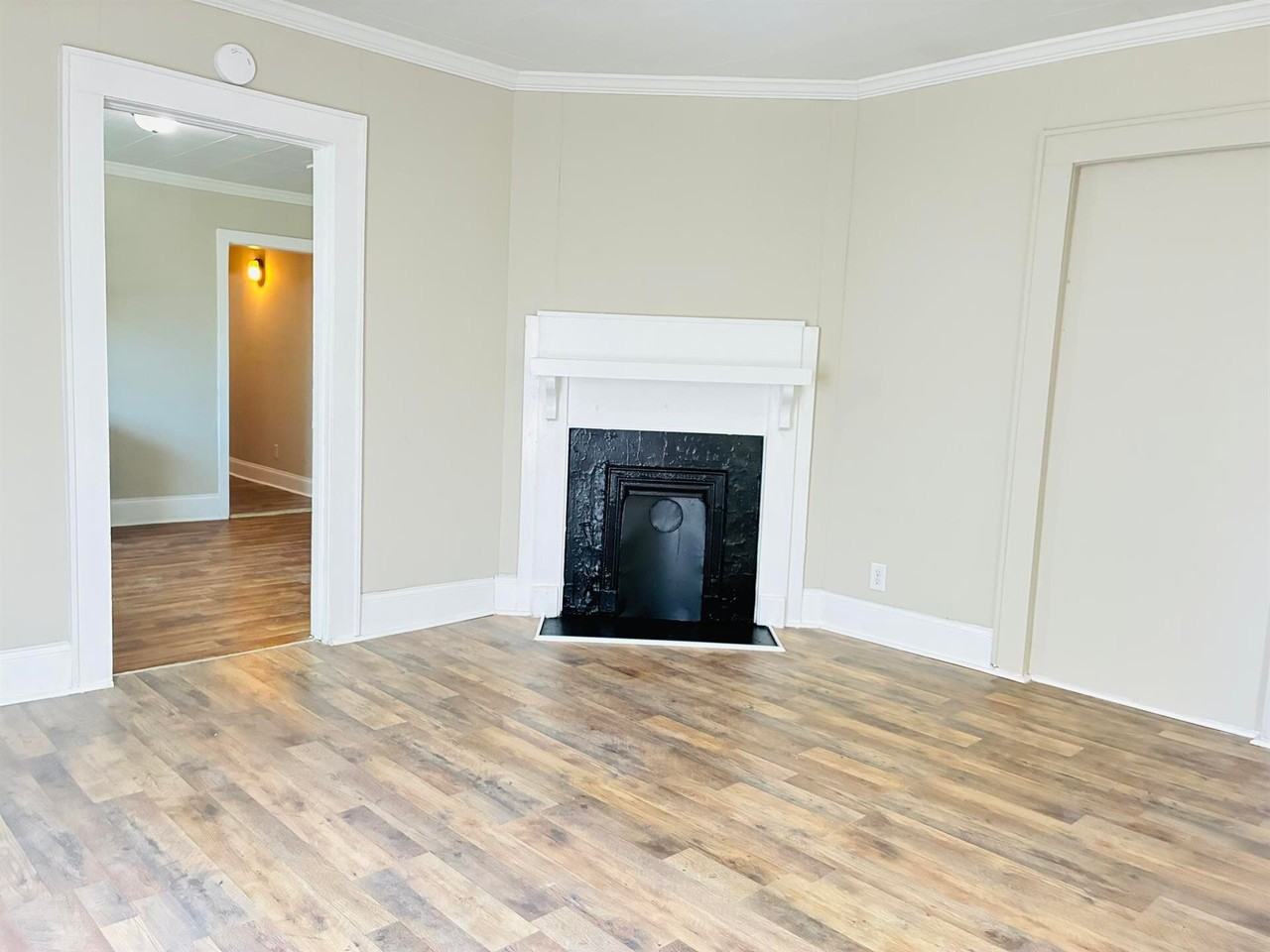 213 Pryor St - Photo 5 of 21