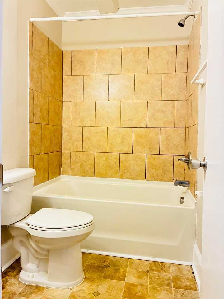 213 Pryor St - Photo 6 of 21