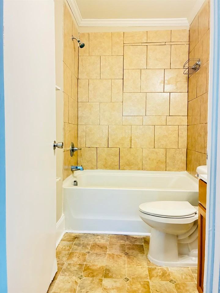 213 Pryor St - Photo 7 of 21