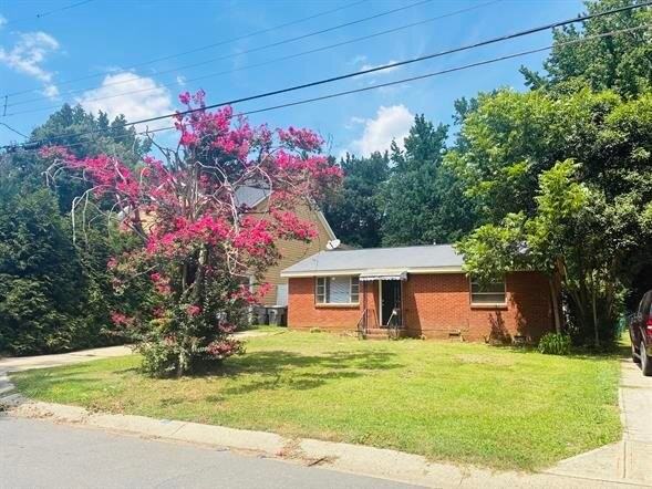 1733 Finchley Dr - Photo 2 of 17