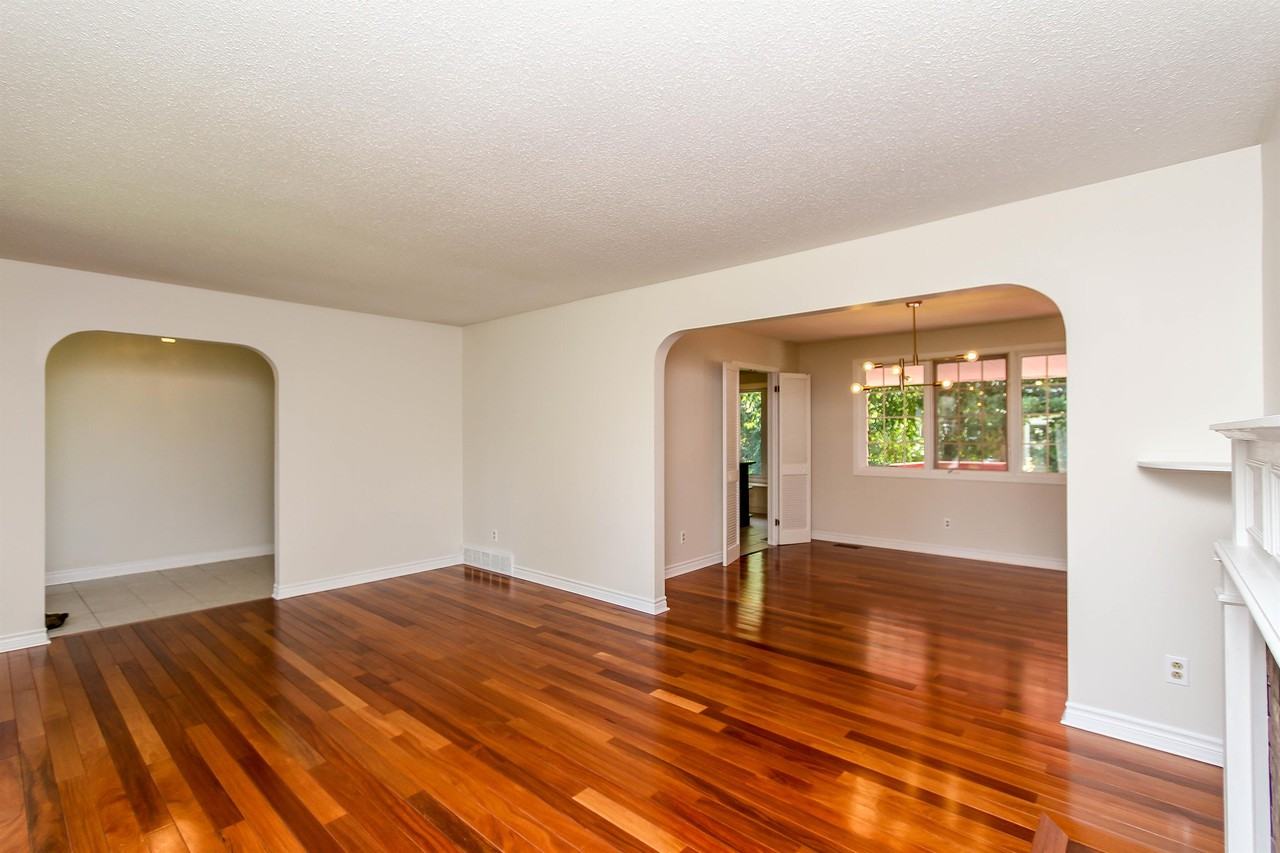 570 Duff Cres - Photo 7 of 28