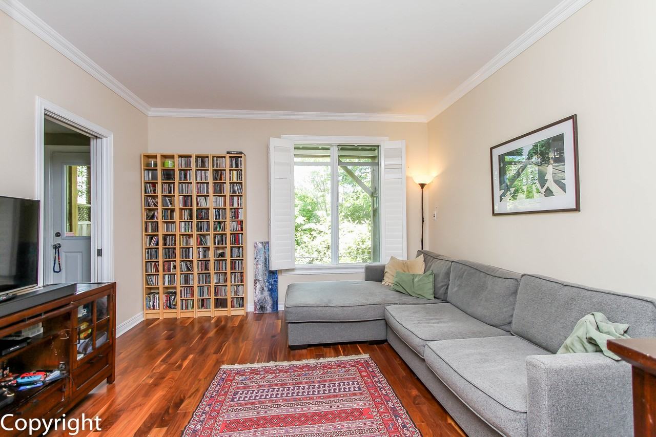 216 West Village Pvt - Photo 4 of 28