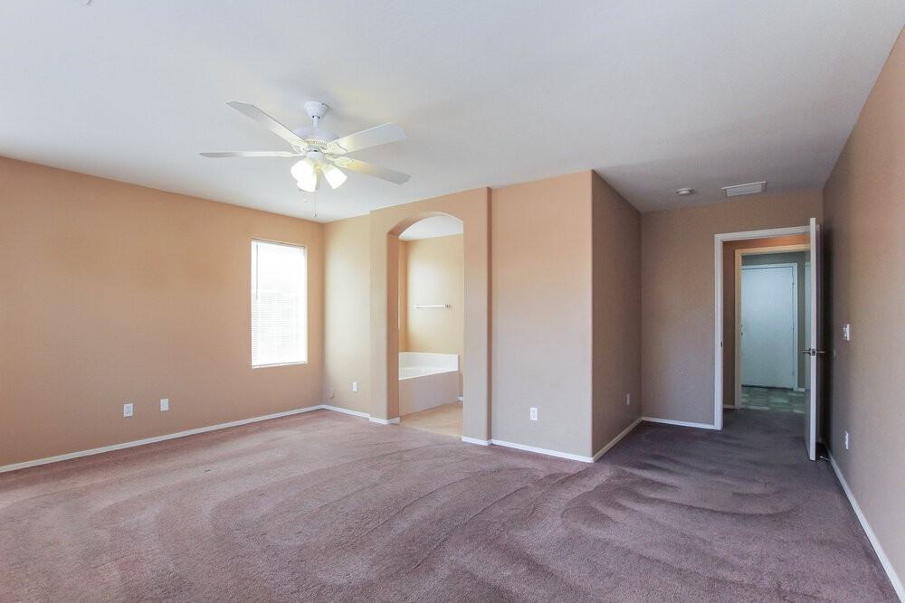 6625 W Gross Ave - Photo 5 of 20