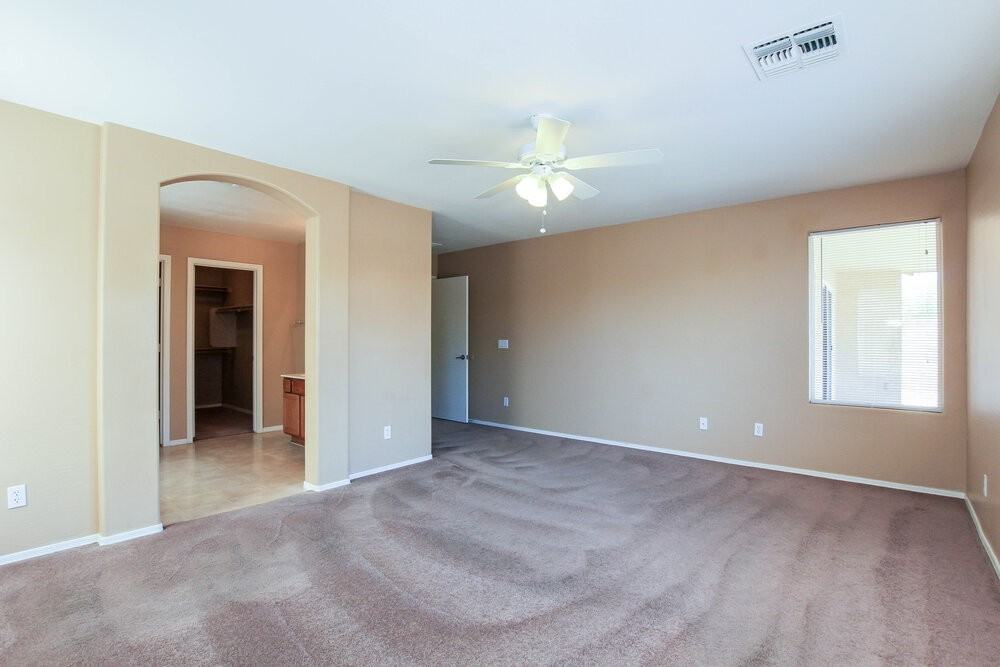 6625 W Gross Ave - Photo 6 of 20
