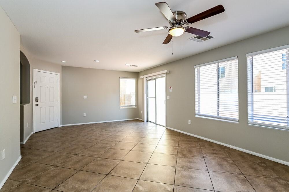 5067 Vacaville Ave - Photo 5 of 17