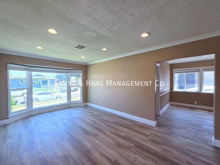 705 N Hillford Ave - Photo 6 of 24