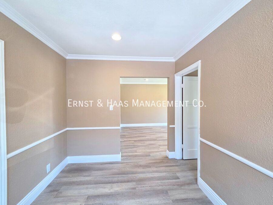 705 N Hillford Ave - Photo 7 of 24