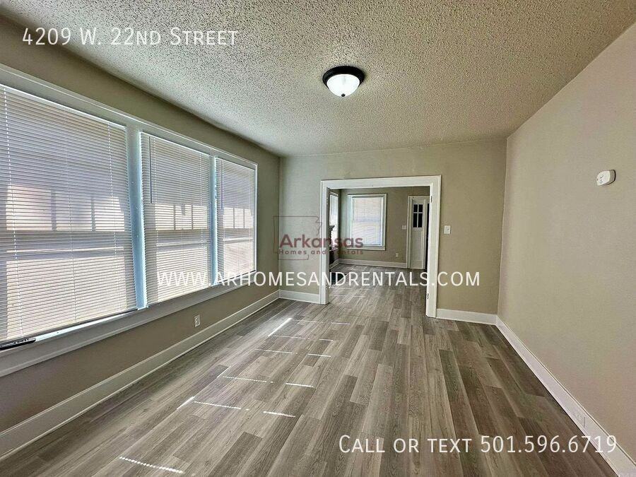 4209 W 22nd St - Photo 4 of 12