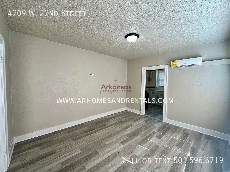4209 W 22nd St - Photo 5 of 12