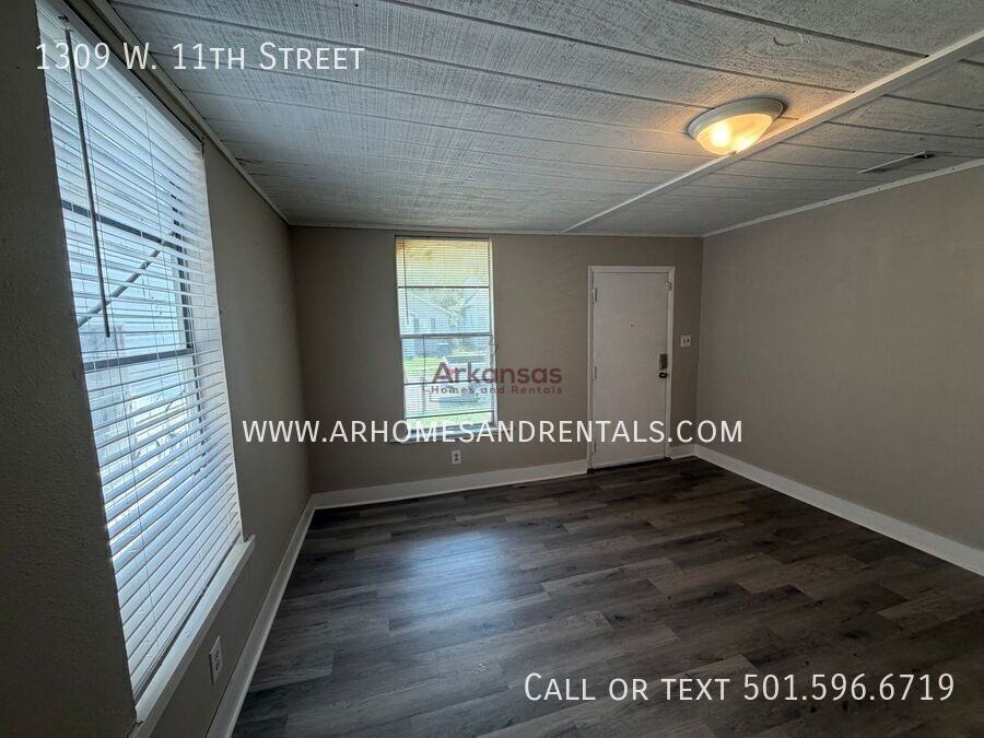 1309 W 11th St - Photo 2 of 12