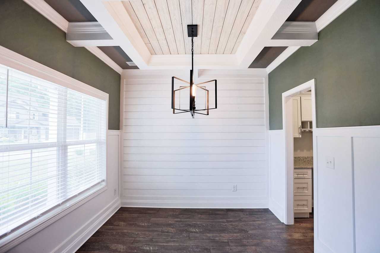 208 Liam Ct - Photo 5 of 35