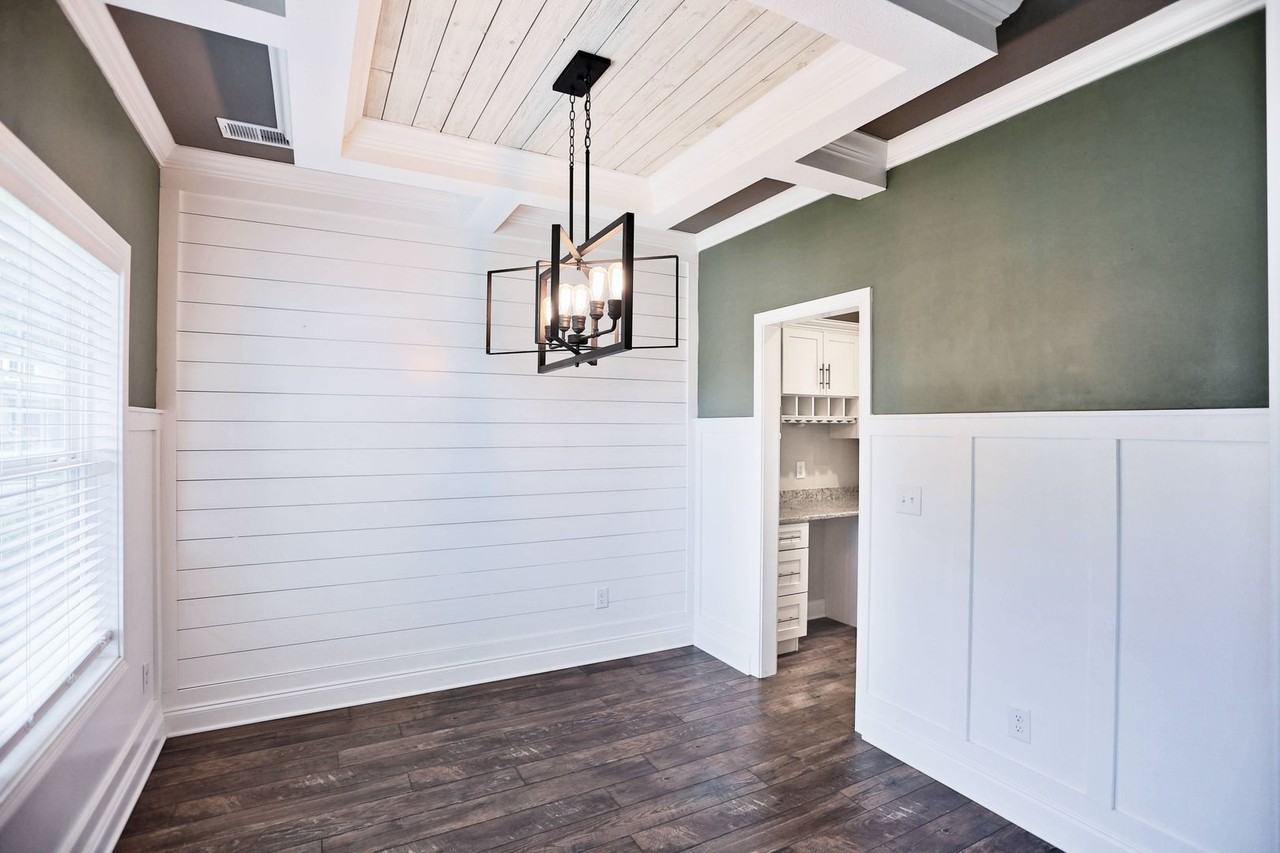 208 Liam Ct - Photo 6 of 35