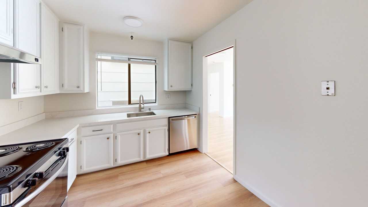 395 Euclid Ave #105 - Photo 5 of 12
