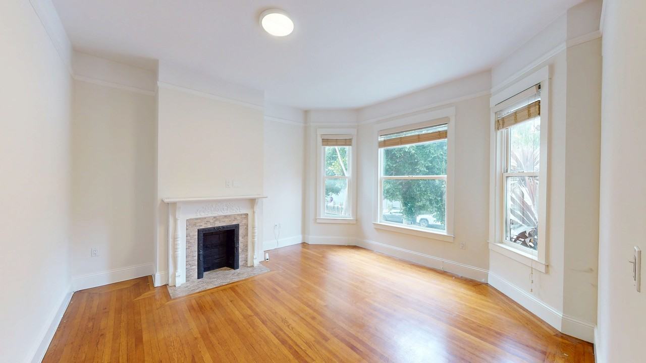 1728 Waller St - Photo 2 of 17