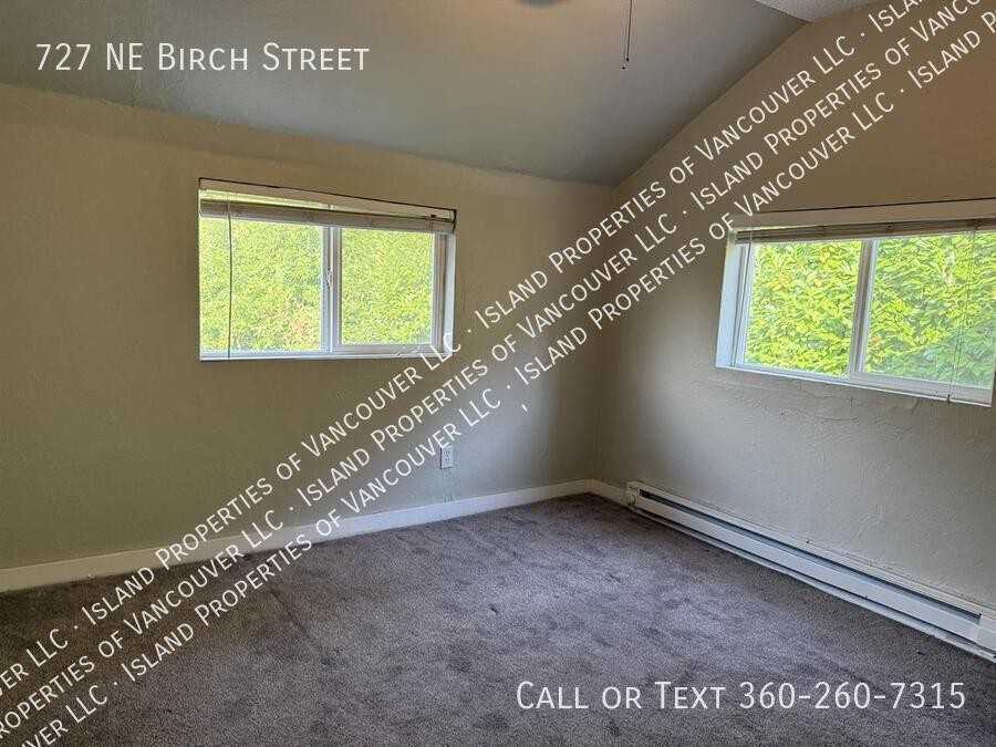 727 Ne Birch St - Photo 2 of 3