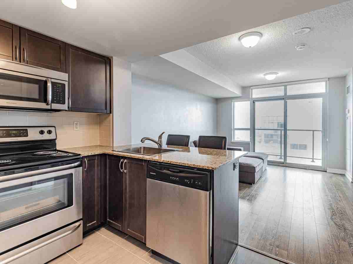 816 Lansdowne Avenue #1302 - Photo 4 of 23