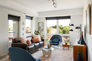 featured image of 2900 Irving Ave S