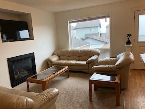 195 Everglen Way Sw - Photo 2 of 9
