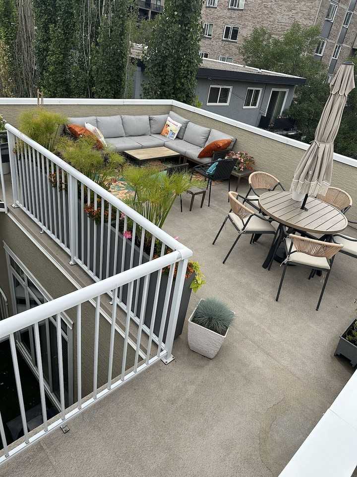 1215 12 St Sw - Photo 2 of 38