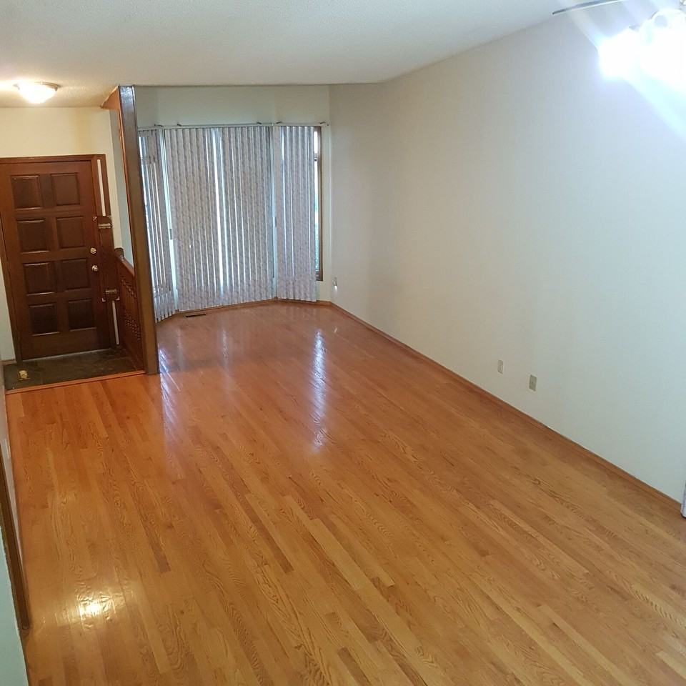 3924 14 Ave Ne - Photo 2 of 16