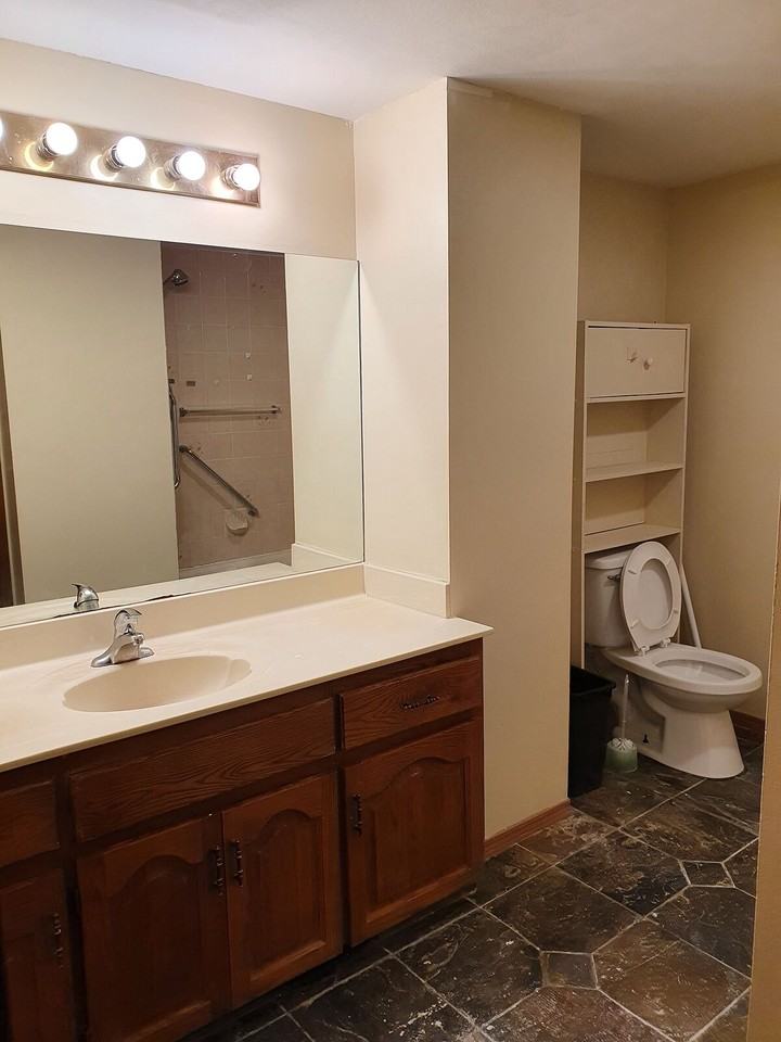 3924 14 Ave Ne - Photo 6 of 16
