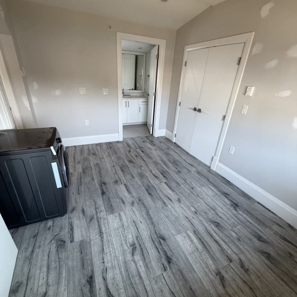 1176 E 60th Ave - Photo 5 of 12