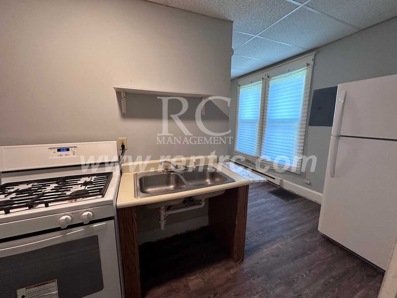 1114A N Gilbert St - Photo 2 of 9