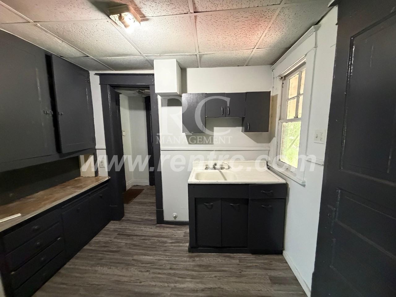 COLLETT & - Photo 2 of 12