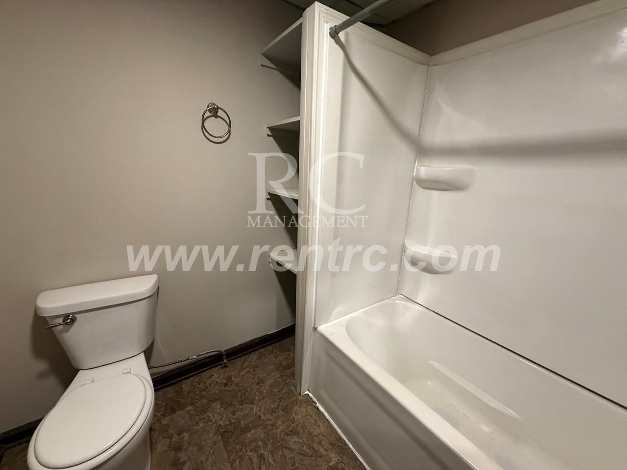 1220 Harmon St - Photo 4 of 14