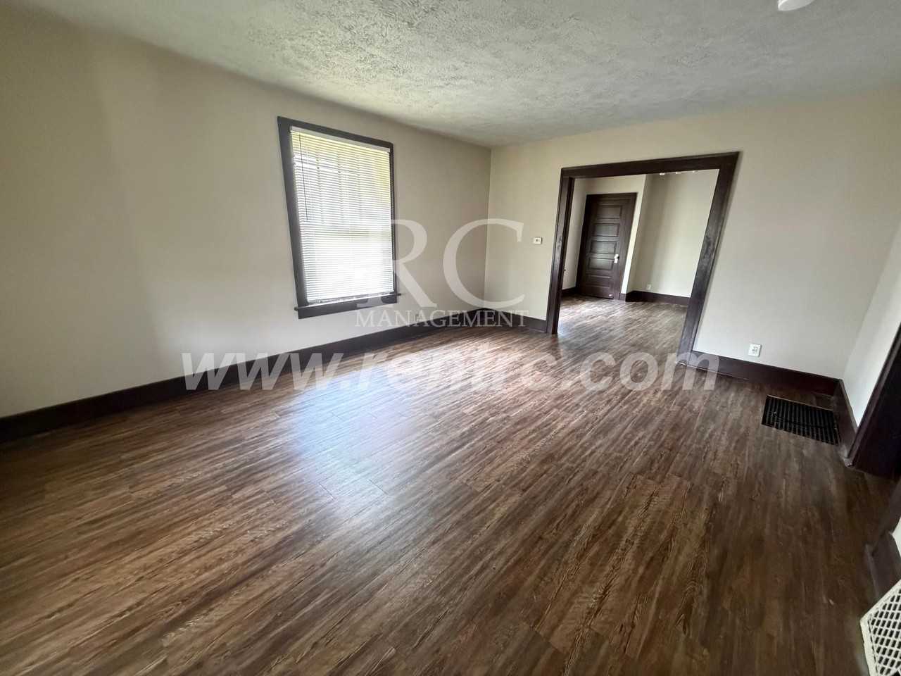 1220 Harmon St - Photo 6 of 14