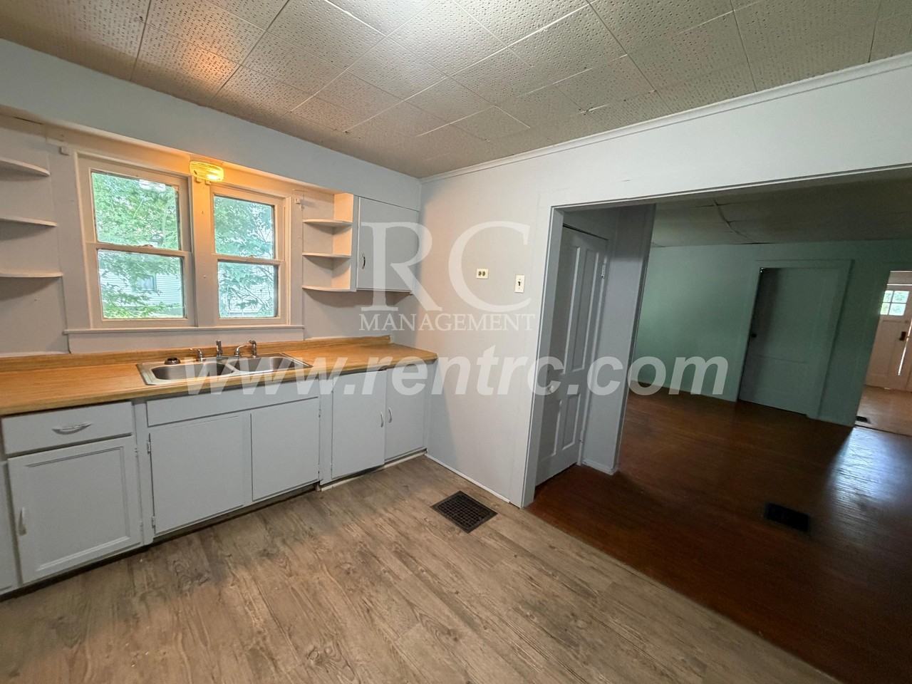 410 N Grant St - Photo 2 of 13