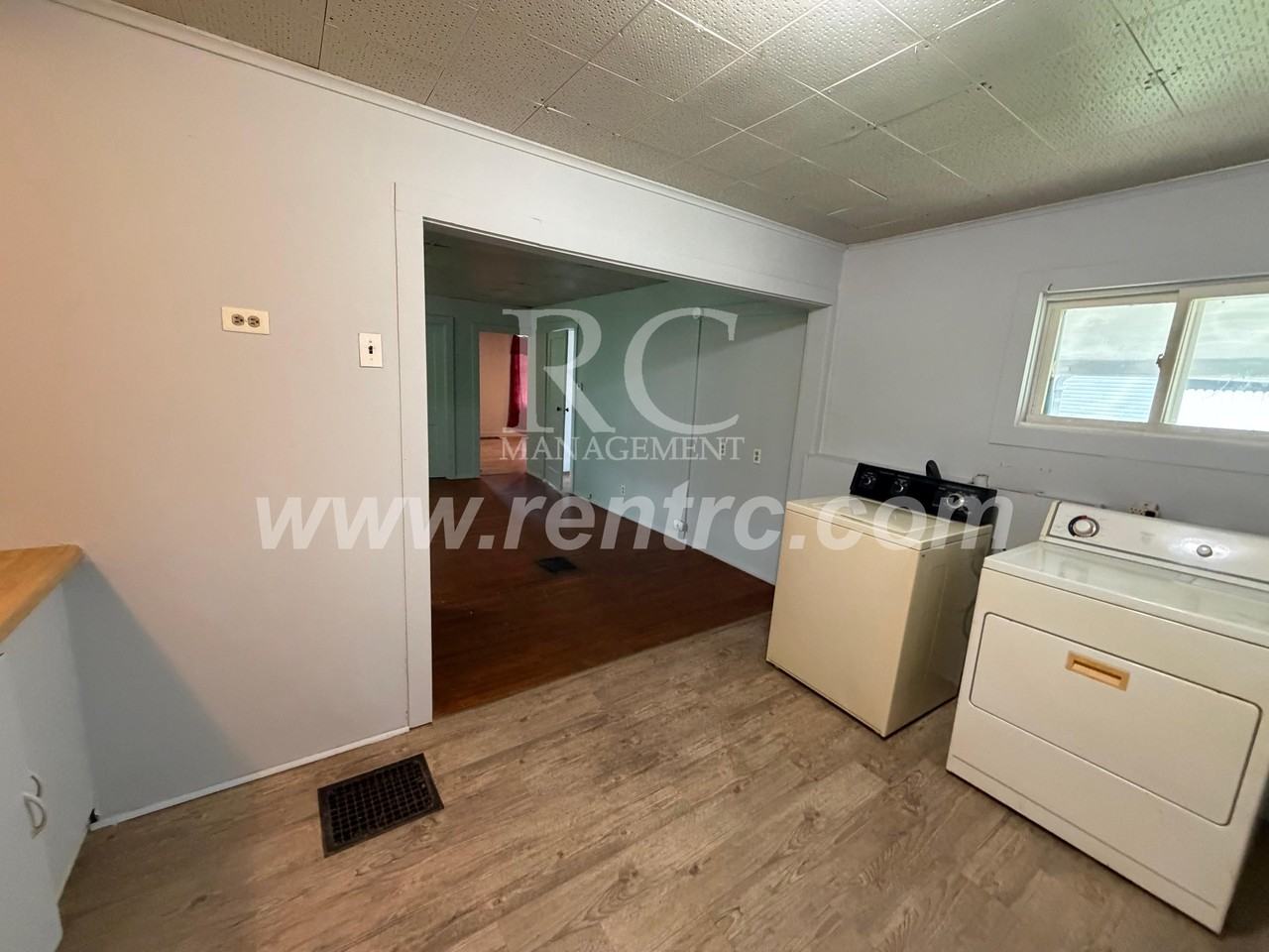 410 N Grant St - Photo 3 of 13