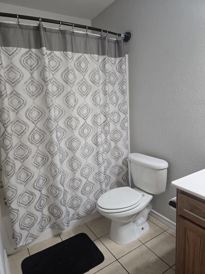 1708 Red Oak Ct #NA - Photo 4 of 8