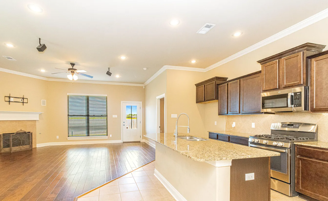 231 Forest Grove Dr #NA - Photo 2 of 10