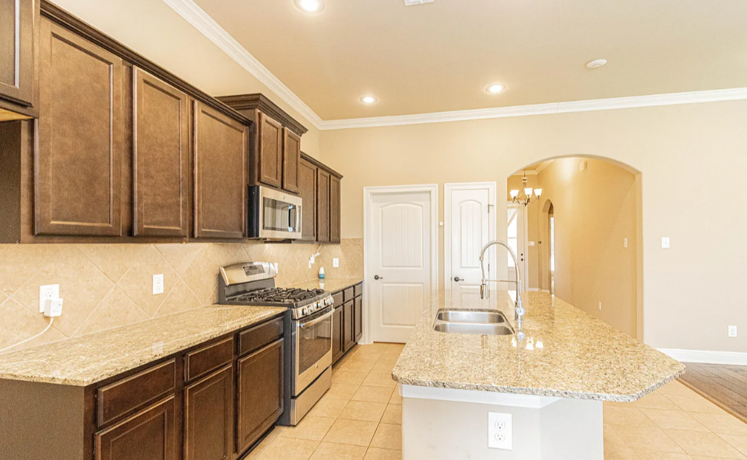 231 Forest Grove Dr #NA - Photo 3 of 10