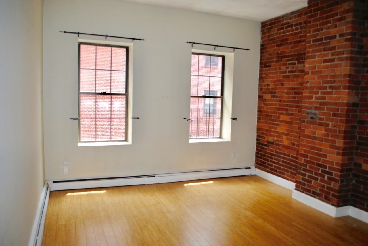 160 Saint Botolph St #4 - Photo 6 of 9