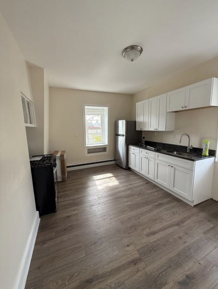54 Harrison St #3 - Photo 2 of 7