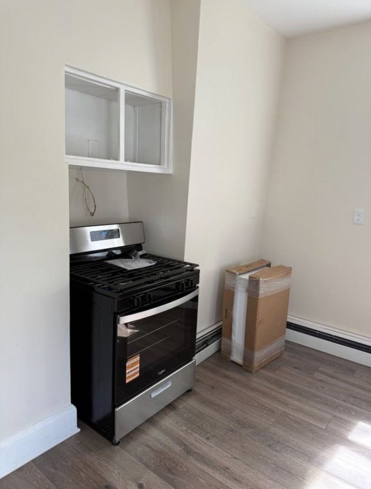 54 Harrison St #3 - Photo 3 of 7