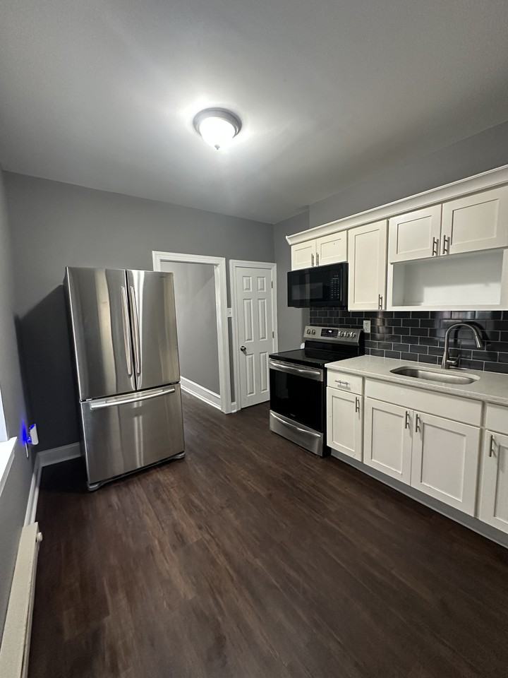 617 E Lippincott St #NA - Photo 2 of 20