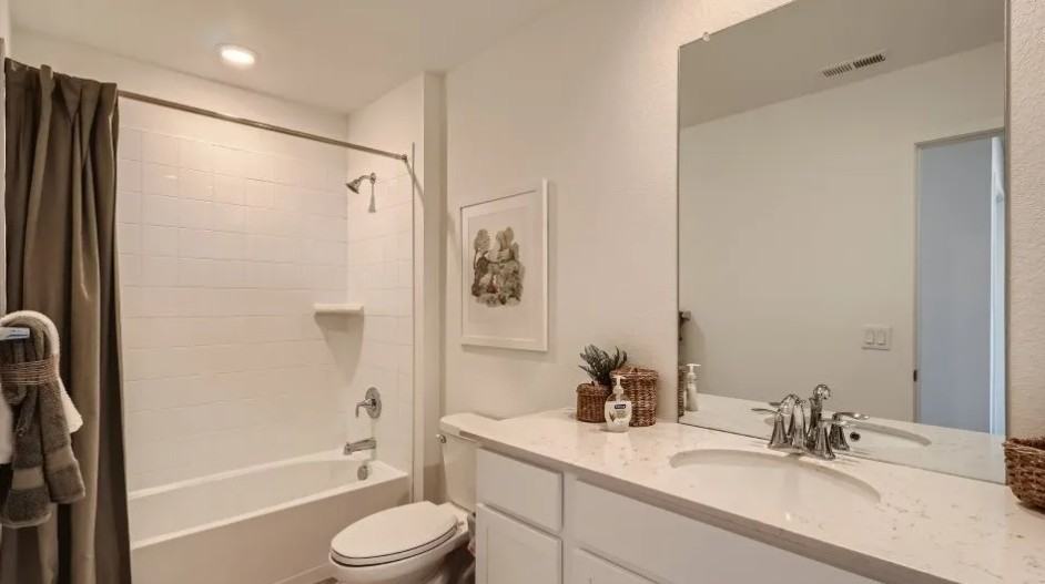 560 Aspen Ave #NA - Photo 3 of 8
