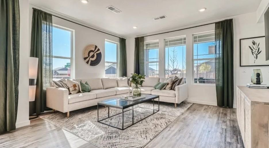 560 Aspen Ave #NA - Photo 6 of 8