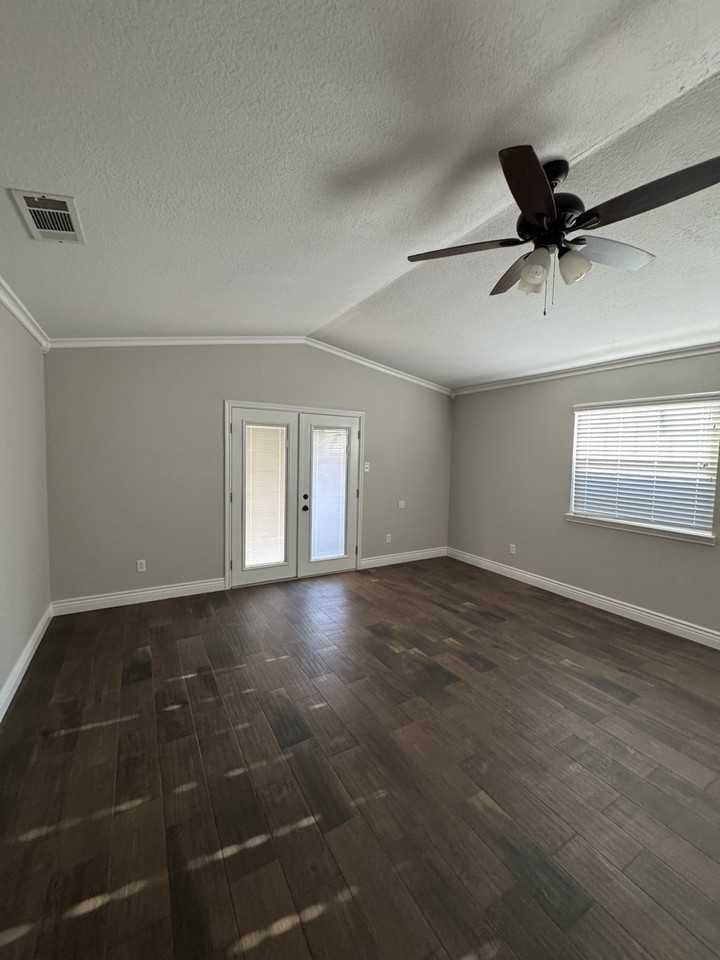 4411 Fairgate Dr #NA - Photo 4 of 20