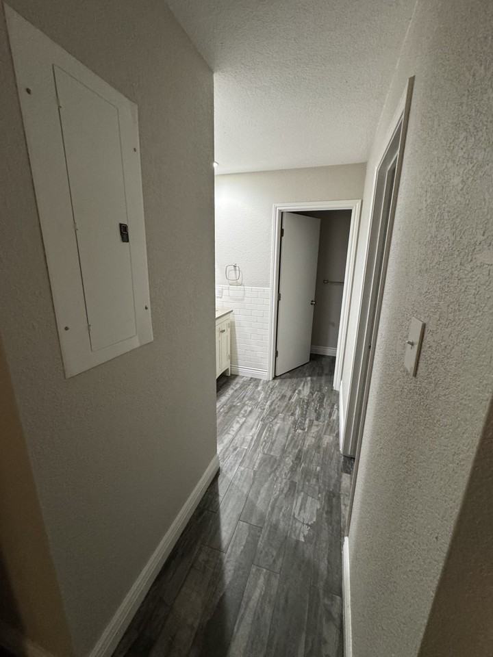 4411 Fairgate Dr #NA - Photo 5 of 20