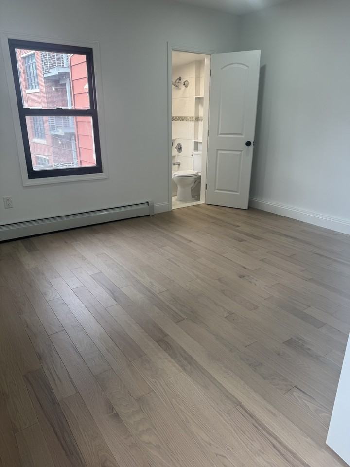 125 Ainslie St #2 - Photo 2 of 5
